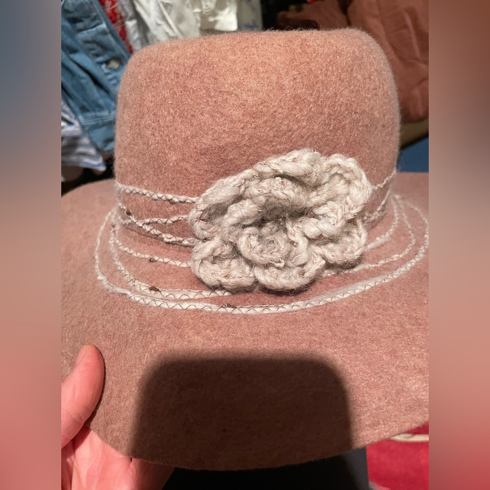 Tan wool felt hat with flower